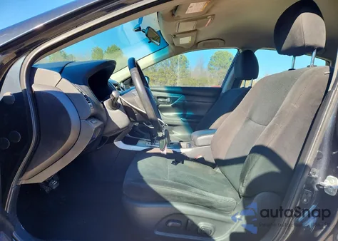 2015 Nissan Altima 2.5 z USA, uszkodzony, nr VIN 1N4AL3AP2FC412412